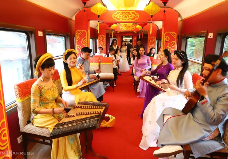 MỞ BÁN VÉ TÀU “KẾT NỐI DI SẢN MIỀN TRUNG” – NHIỀU ƯU ĐÃI HẤP DẪN NHÂN DỊP TRÒN 2 NĂM