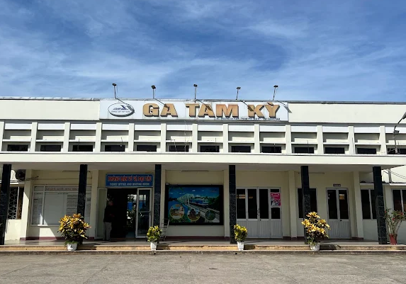 Cửa Ngõ Giao Thương & Du Lịch Quảng Nam – Hệ Thống Ga Đường Sắt Tam Kỳ, Trà Kiệu, Núi Thành